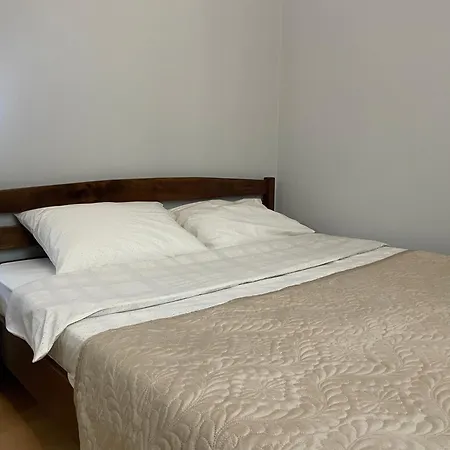 Apartment , Parcul *